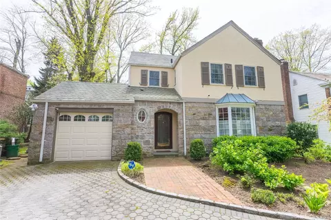 32 Welwyn Rd, Great Neck, NY 11021