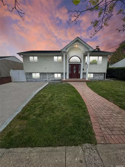 3724 Stokes Ave, Bethpage, NY 11714