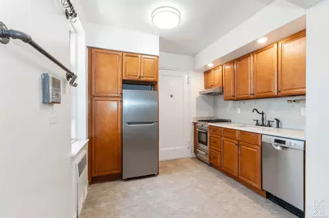39-60 52nd St #5G, Woodside, NY 11377