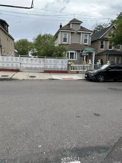 104-16 18 Remington St, Jamaica, NY 11435