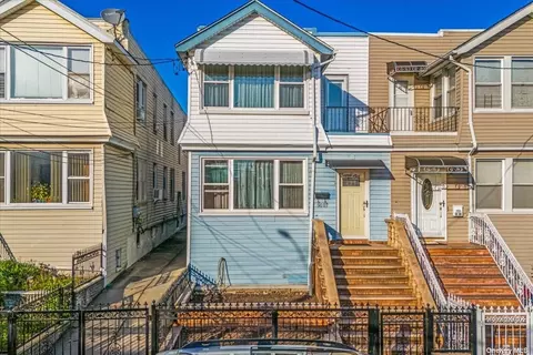90-07 184th Pl, Hollis, NY 11423