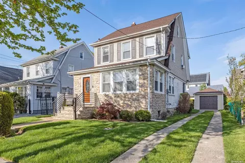 100-19 207th St, Queens Village, NY 11429