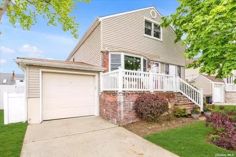 237 Eaton St, Oceanside, NY 11572