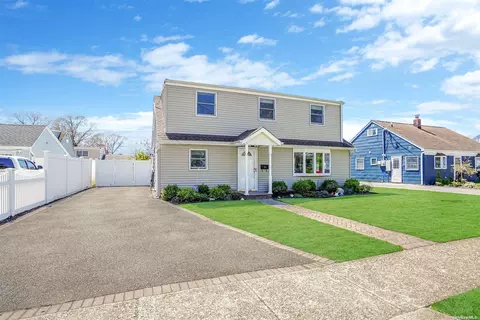 140 Kinsella Ave, Massapequa Park, NY 11762