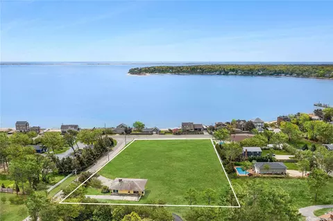 26 Oakhurst Rd, Hampton Bays, NY 11946 - Movoto