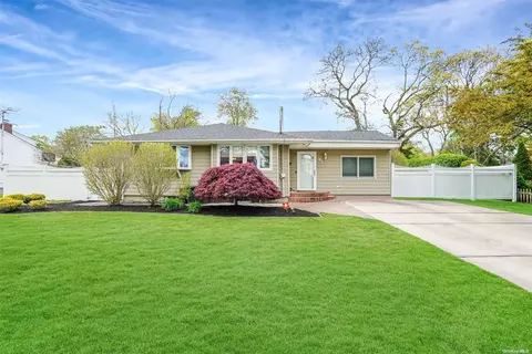 43 Franco Ave, Selden, NY 11784