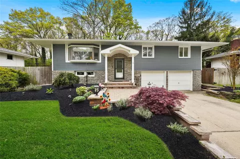 6 Hampton St, Hauppauge, NY 11788