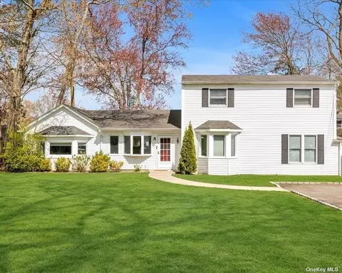 199 Livingston Ave, Babylon, NY 11702