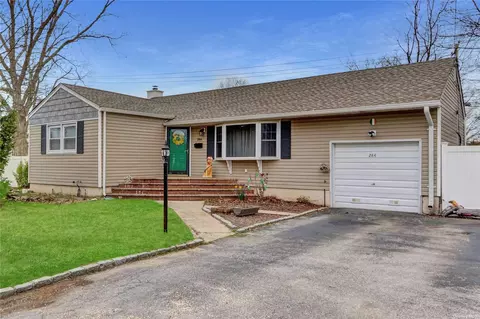 284 Carlls Path, Deer Park, NY 11729