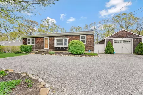 23 Bauer Ave, Manorville, NY 11949