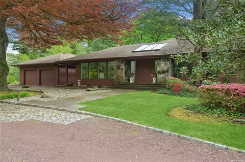 22 Ormond Park Rd, Brookville, NY 11545