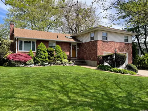 2407 Fortesque Ave, Oceanside, NY 11572