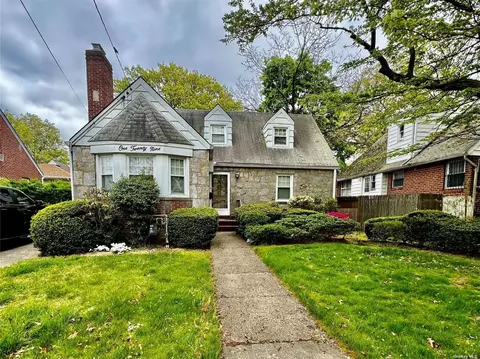 129 S Cherry Valley Ave, West Hempstead, NY 11552