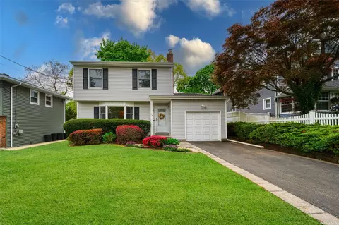 34 E 21st St, Huntington Station, NY 11746