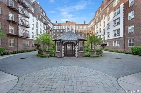 83-09 Talbot St #3M, Kew Gardens, NY 11415