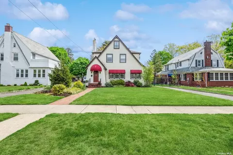 132 Westminster Rd, West Hempstead, NY 11552