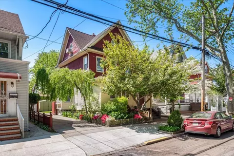 85-40 87th St, Woodhaven, NY 11421