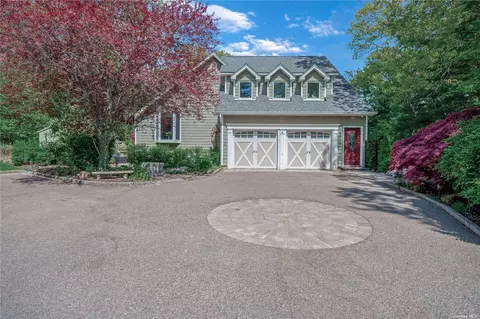 92 Ponderosa Ln, Melville, NY 11747