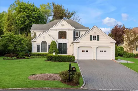 3 Meadow Ln, Manhasset, NY 11030
