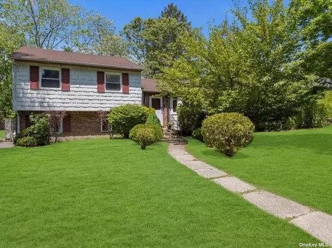 57 Brand Dr, Huntington, NY 11743