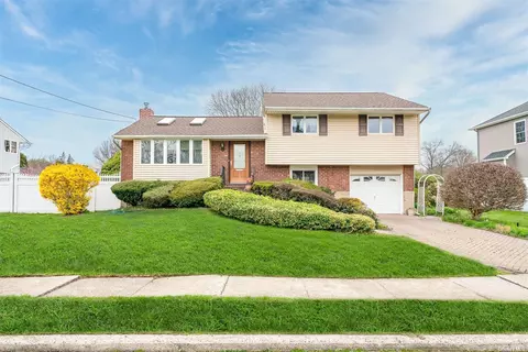 43 Sherman Dr, Syosset, NY 11791