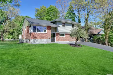3 Rumford Rd, Kings Park, NY 11754