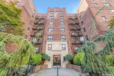 25-40 31st Ave #6D, Long Island City, NY 11106