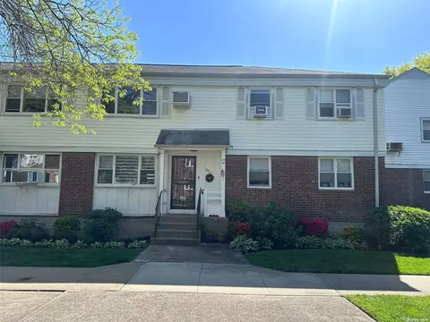 212-08 16 Ave #120, Bayside, NY 11360