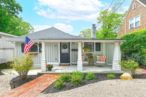 129 W 15th Ave, Sea Cliff, NY 11579
