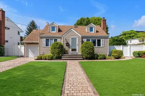 1879 Gerald Ave, East Meadow, NY 11554