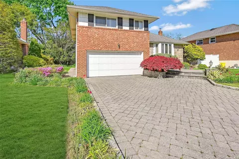 26 Drury Ln, Syosset, NY 11791