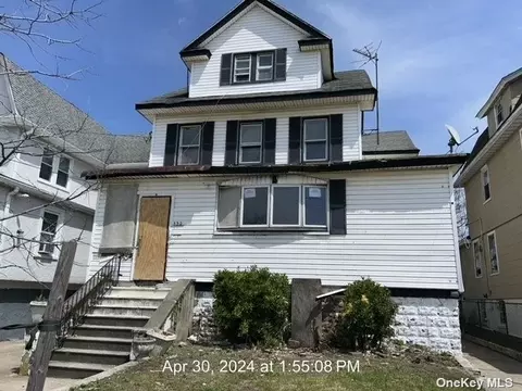 532 Beach 72nd St, Arverne, NY 11692
