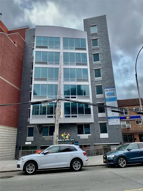 28-18 Astoria Blvd #101, Astoria, NY 11102