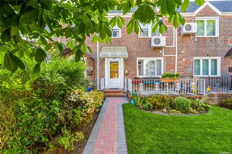 75-30 169th St, Fresh Meadows, NY 11366