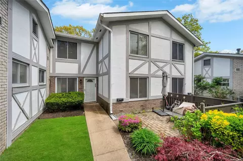 442 Birchwood Rd #442, Medford, NY 11763