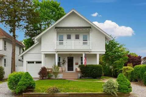 109 S Bay Ave, Brightwaters, NY 11718