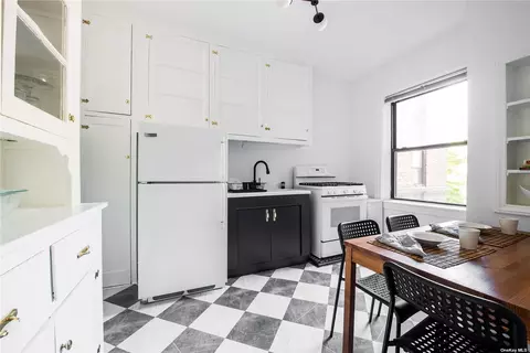 82-16 34 Ave #2A, Jackson Heights, NY 11372
