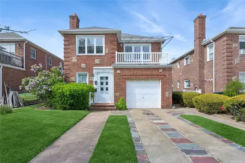 349 E Market St, Long Beach, NY 11561