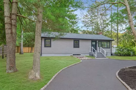 20 Sea Gate Ave, Westhampton, NY 11977