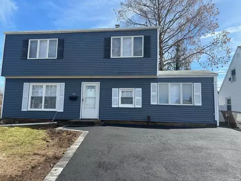 252 Division Ave, Levittown, NY 11756