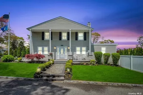 703 Chester Rd, Sayville, NY 11782