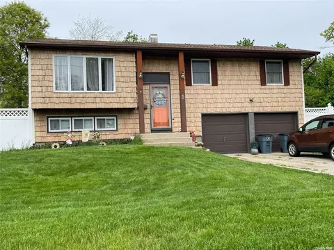 45 Blue Jay Dr, Brentwood, NY 11717