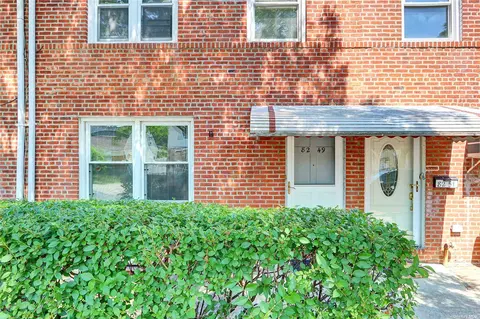 82-49 251st St, Bellerose, NY 11426