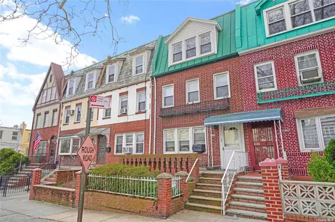 21-17 28th St, Astoria, NY 11105