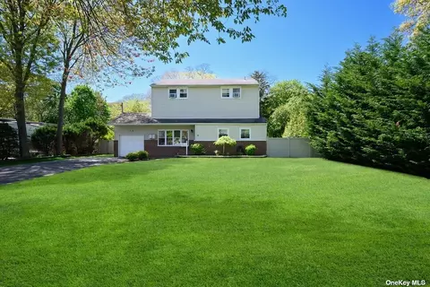 1029 Martinstein Ave, Bay Shore, NY 11706