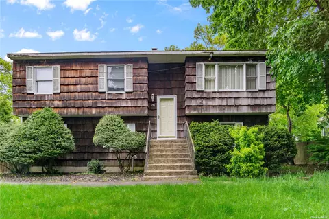 191 S Lake Ave, Nesconset, NY 11767