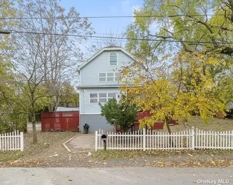 37 Melrose Ave, New Windsor, NY 12553