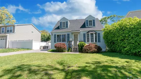 6 Joan Pl, West Babylon, NY 11704