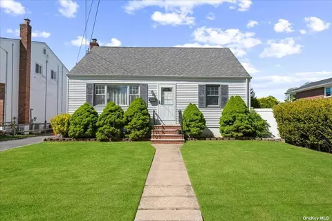 2000 Charles St, Bellmore, NY 11710