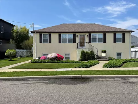 382 Lucille Ave, Elmont, NY 11003